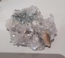 Apofyliet en chalcedoon 141gram ( 7 x 6 x 3cm)